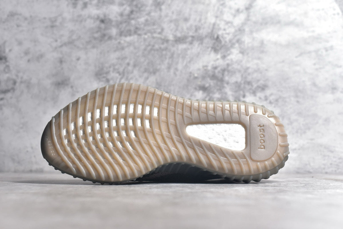 Yeezy 350 v2 01