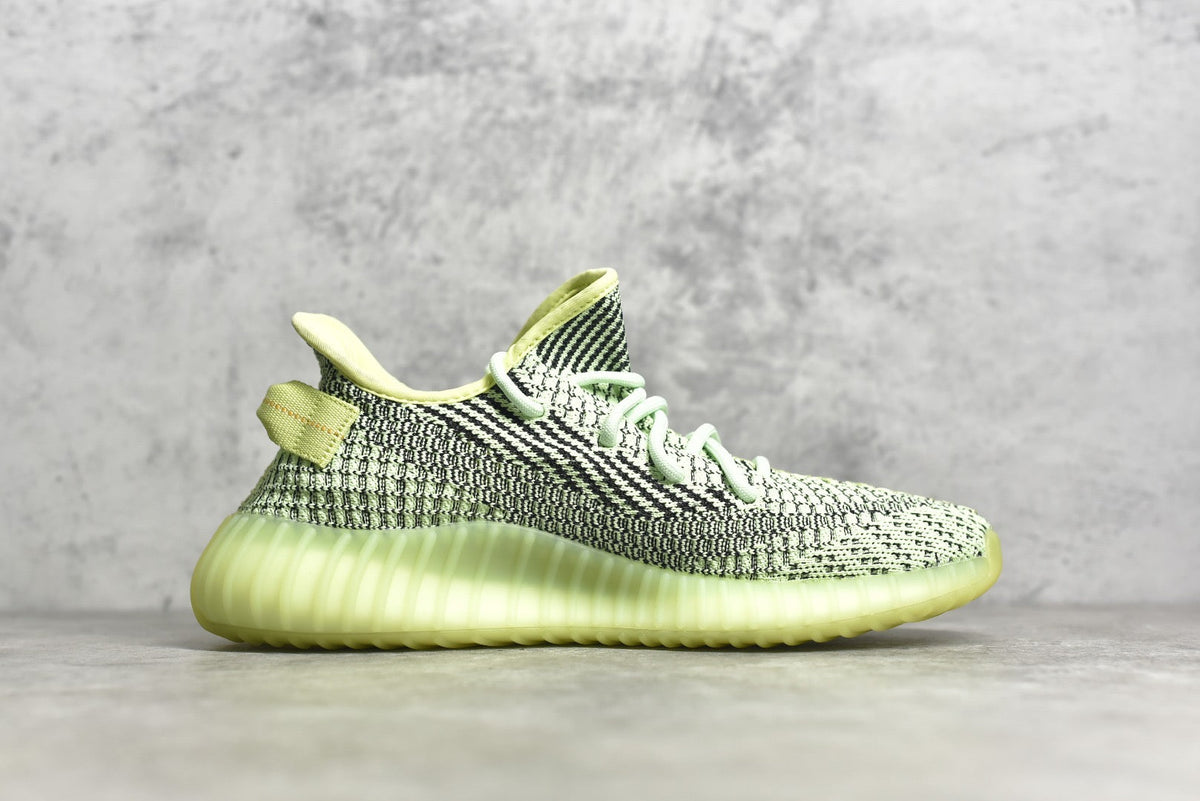 Yeezy 350 v2 16
