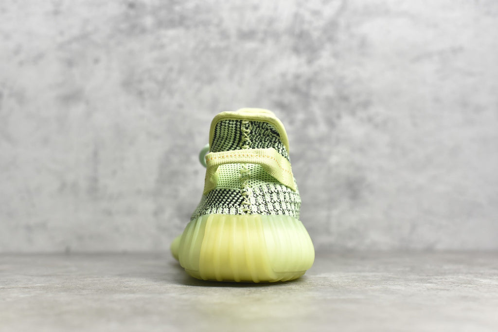 Yeezy 350 v2 16