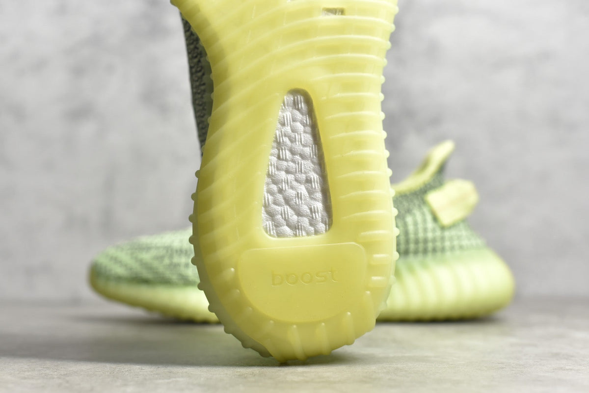 Yeezy 350 v2 16