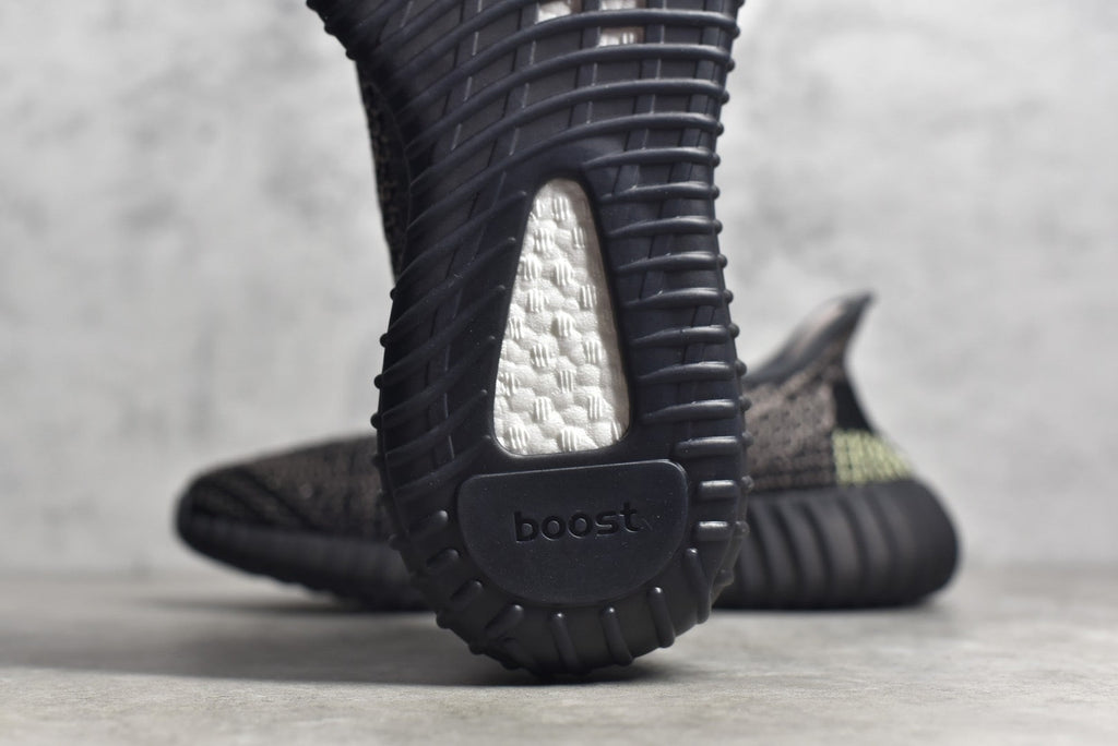 Yeezy 350 v2 14