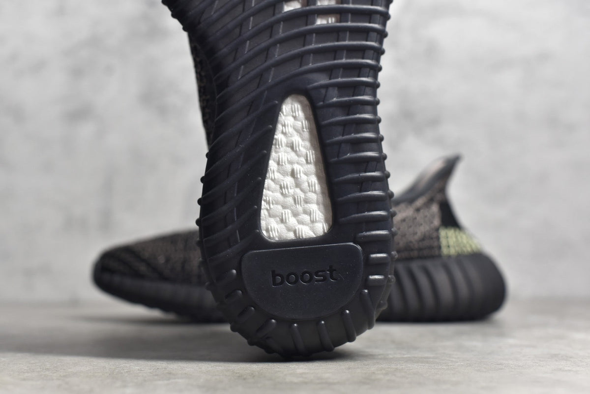 Yeezy 350 v2 14