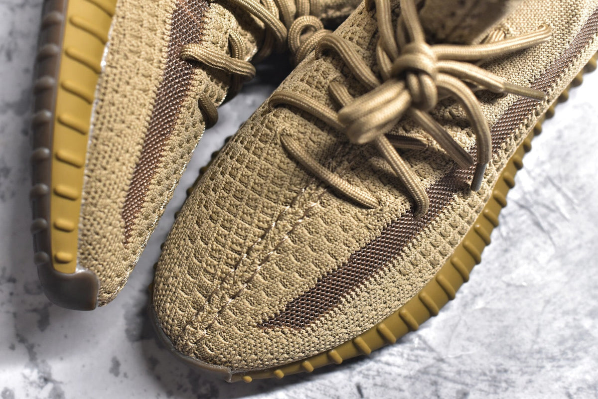 Yeezy 350 v2 02