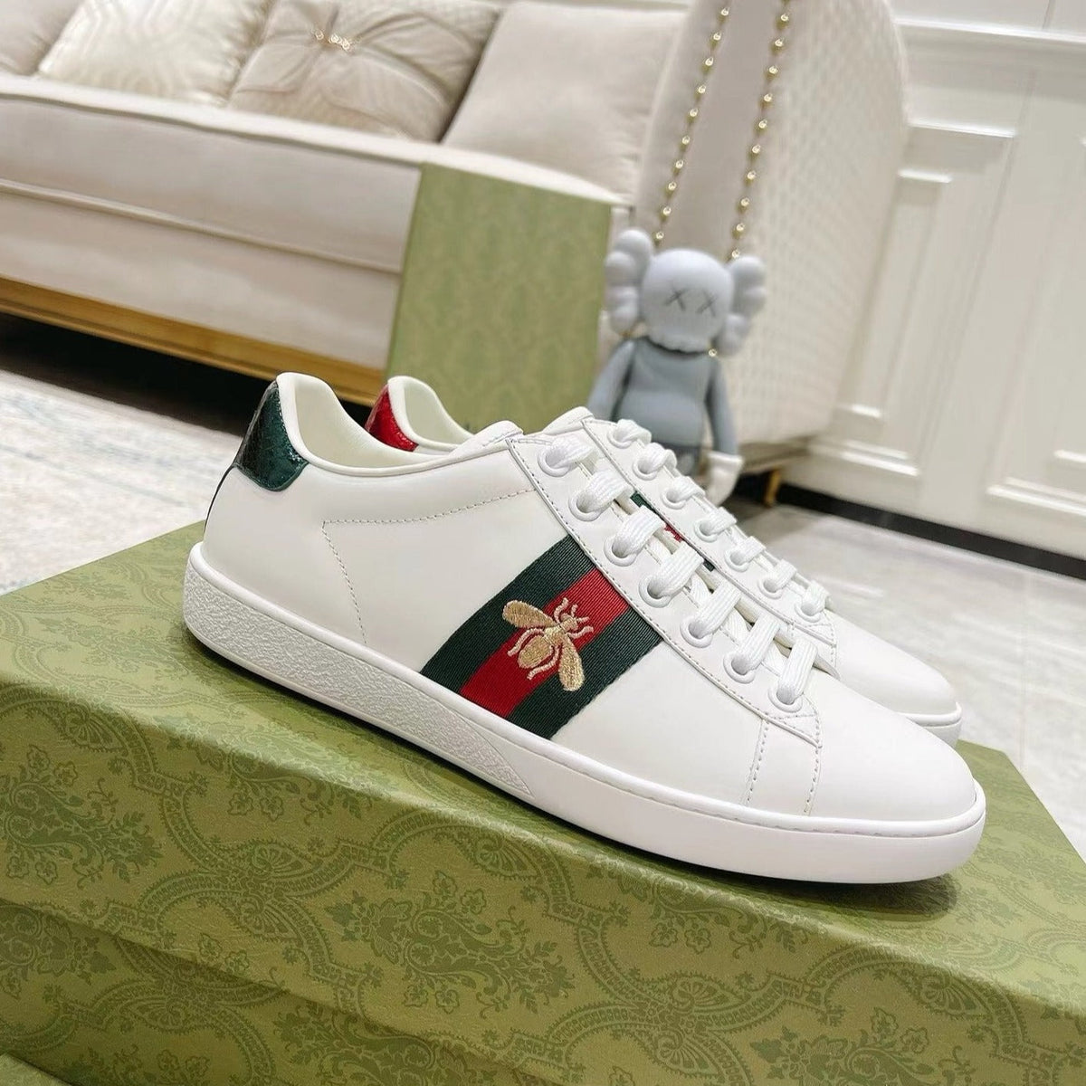 gg ace sneaker white calfskin with bee