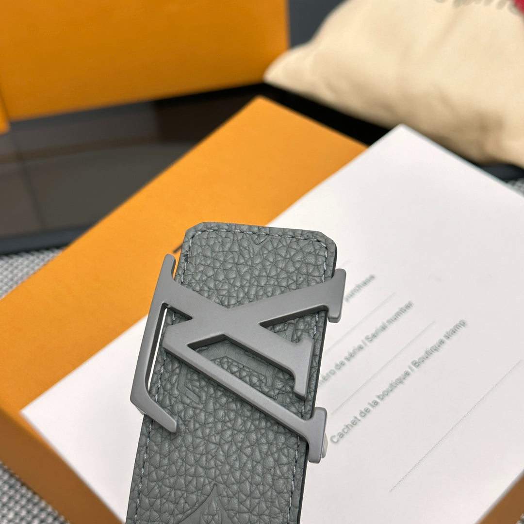 Louis Vuitton LV Taurillon 40mm Reversible Belt