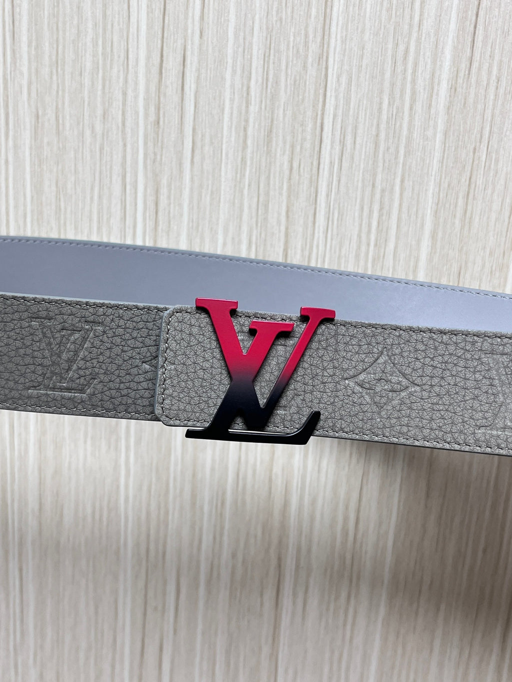 Louis Vuitton LV Initiales 40MM Reversible Belt Taurillon Monogram Grey Accent