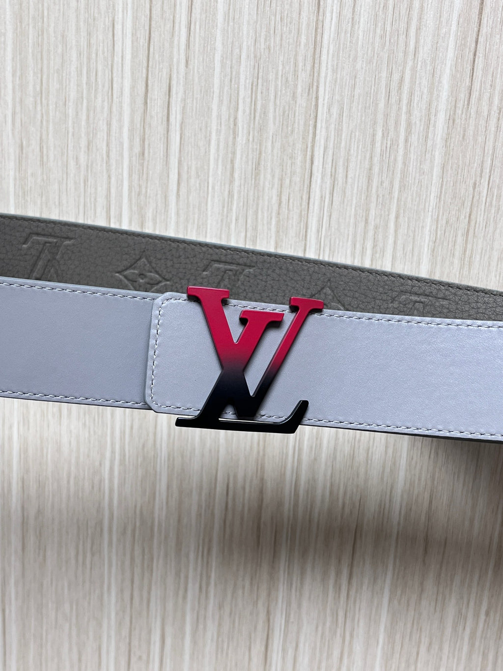 Louis Vuitton LV Initiales 40MM Reversible Belt Taurillon Monogram Grey Accent