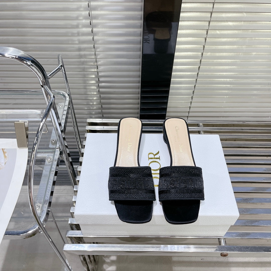 Christian Dior total black