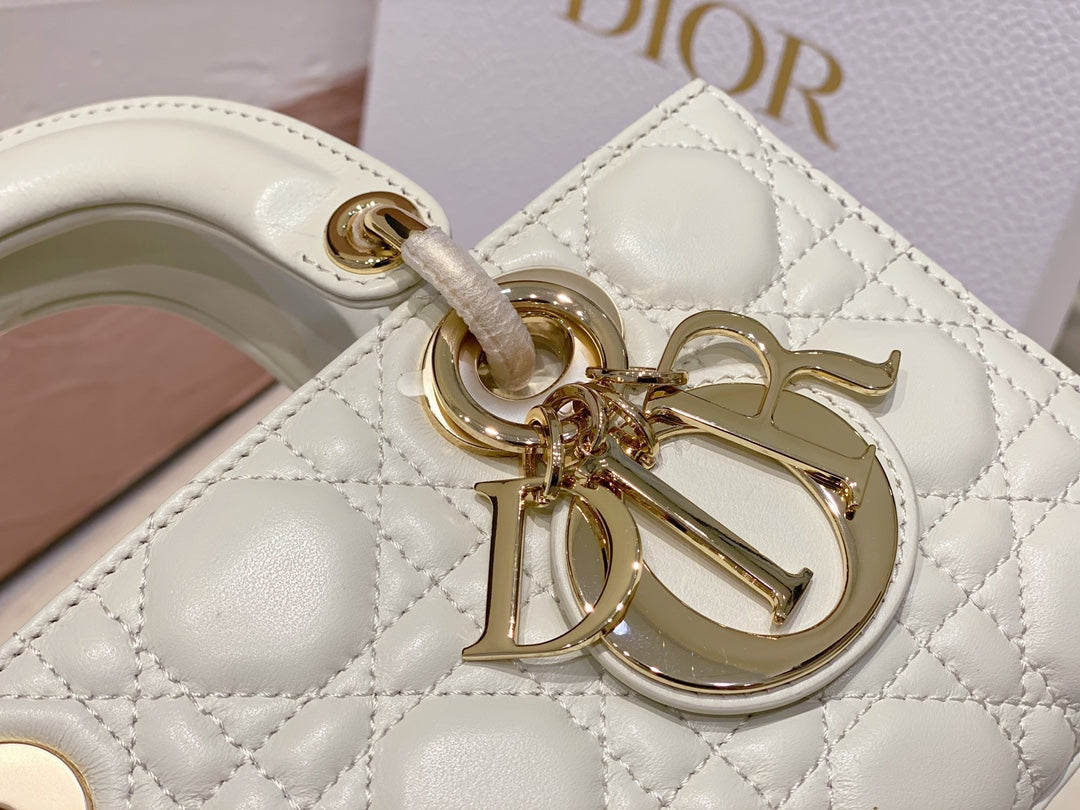 SMALL LADY D-JOY 22 WHITE SHEEPSKIN