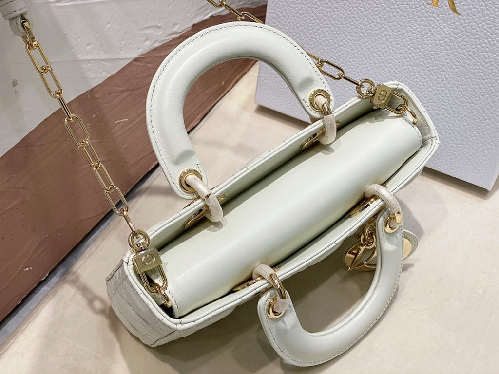 SMALL LADY D-JOY 22 WHITE SHEEPSKIN