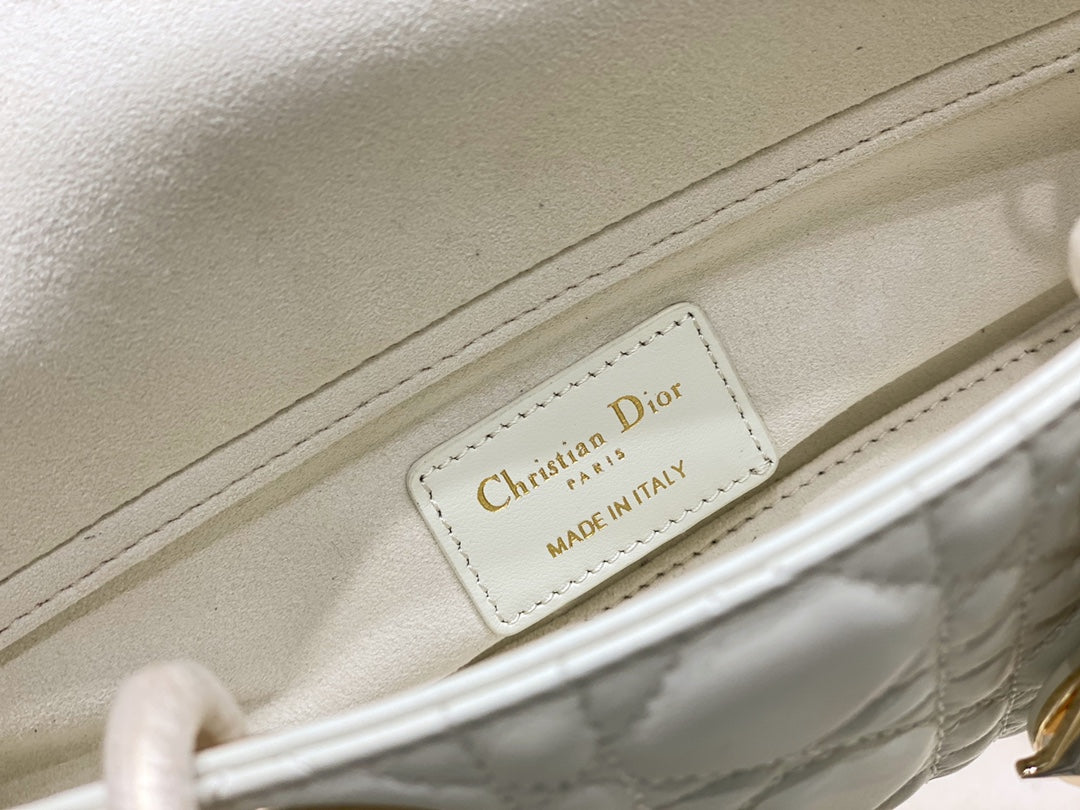 SMALL LADY D-JOY 22 WHITE SHEEPSKIN