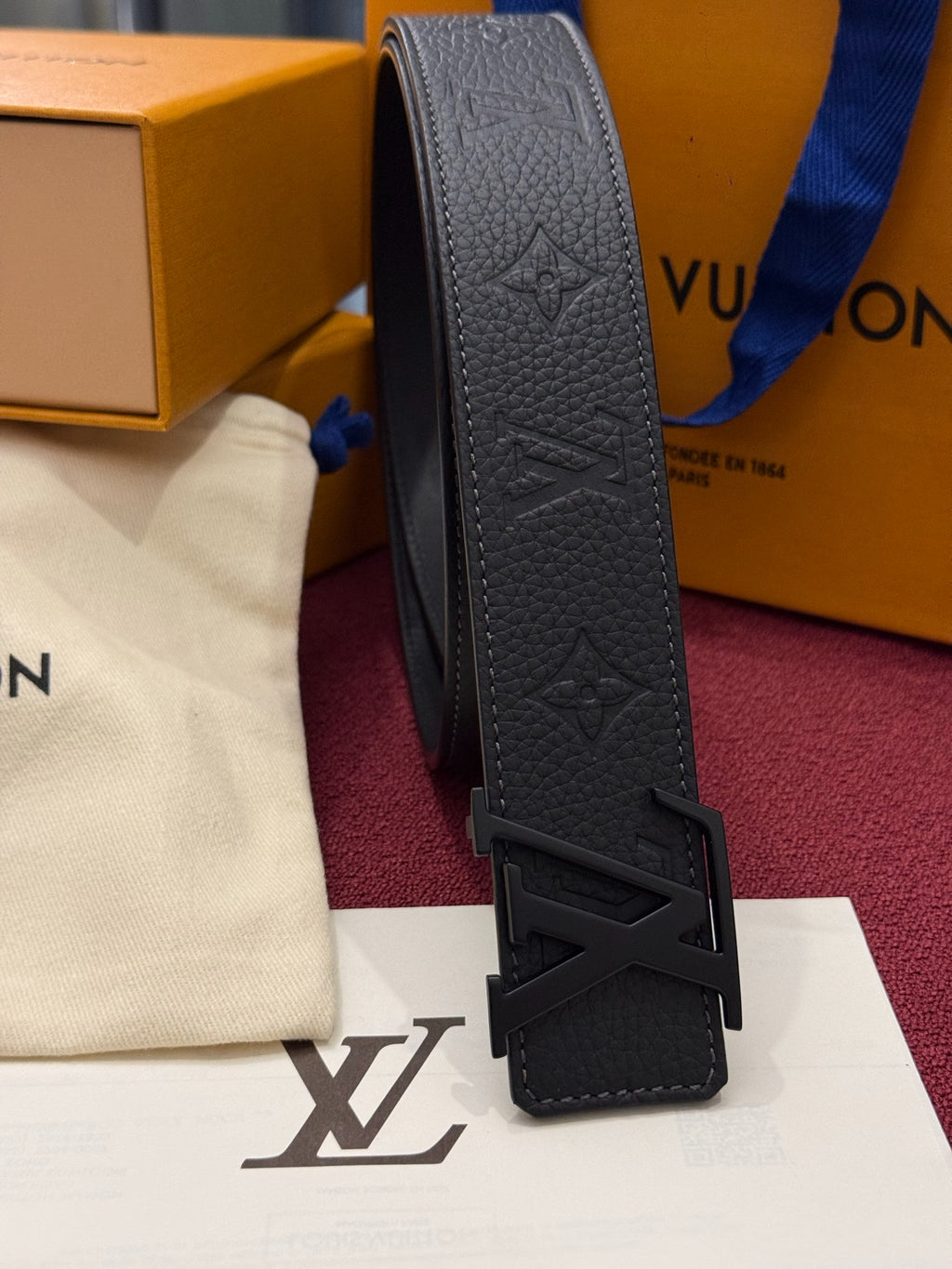 Louis Vuitton LV Initiales 40MM Reversible Belt Monogram Taurillon Black Hardware