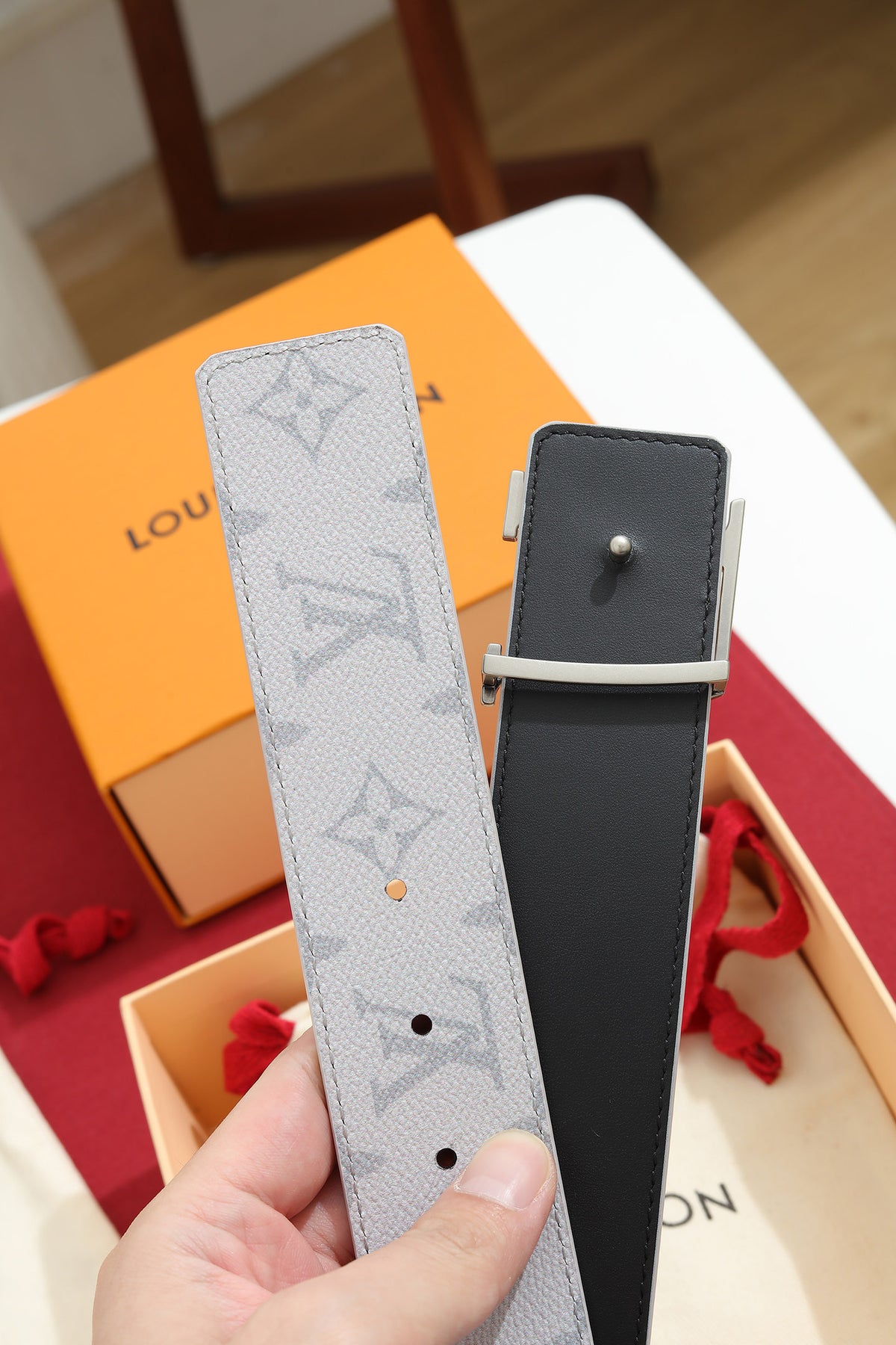 Louis Vuitton LV Initials Monogram Reflective 40MM Reversible Belt Grey
