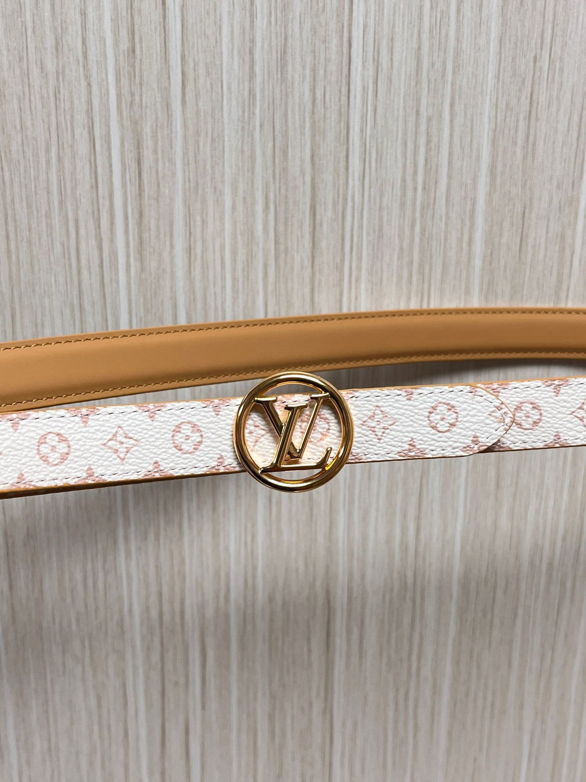 Louis Vuitton Mini LV Circle 15MM Reversible Belt White Pink