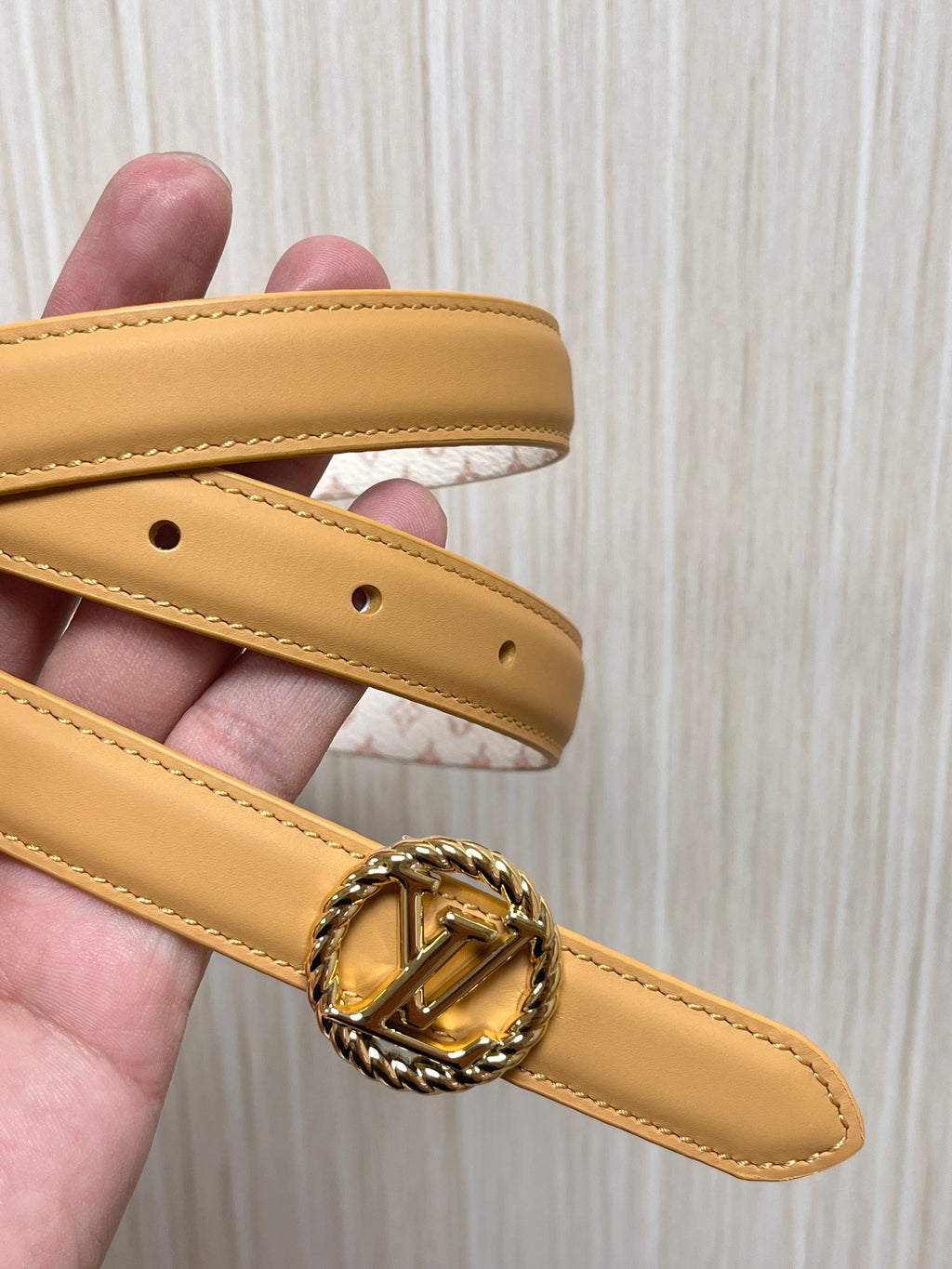 Louis Vuitton Mini LV Circle 15MM Reversible Belt White Pink
