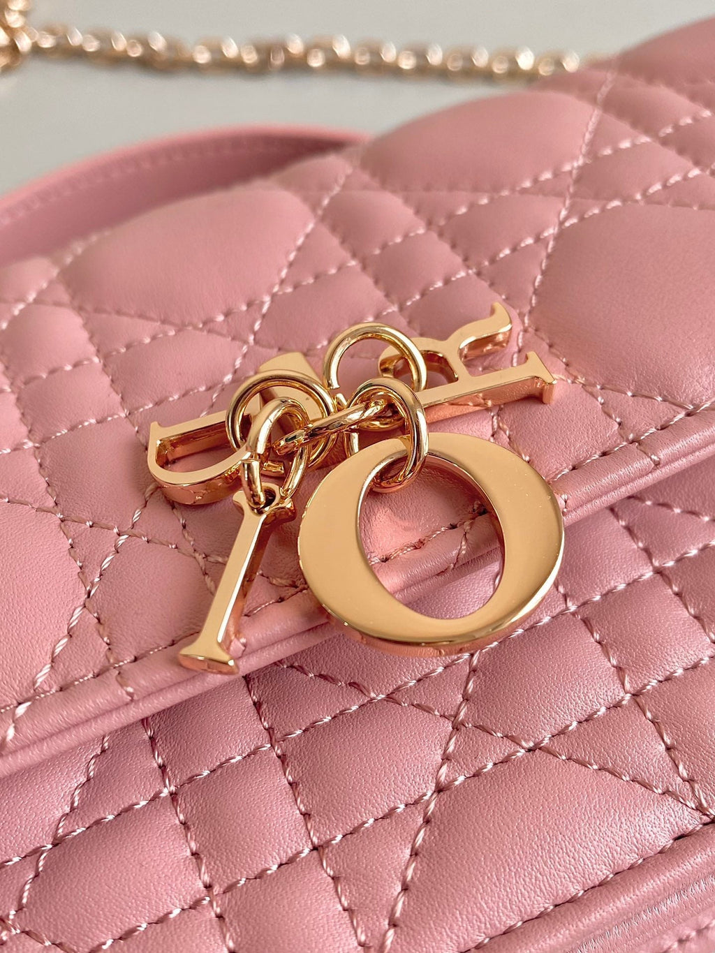 LADY 21 CHAIN BAG IN MUTED PINK LAMBSKIN
