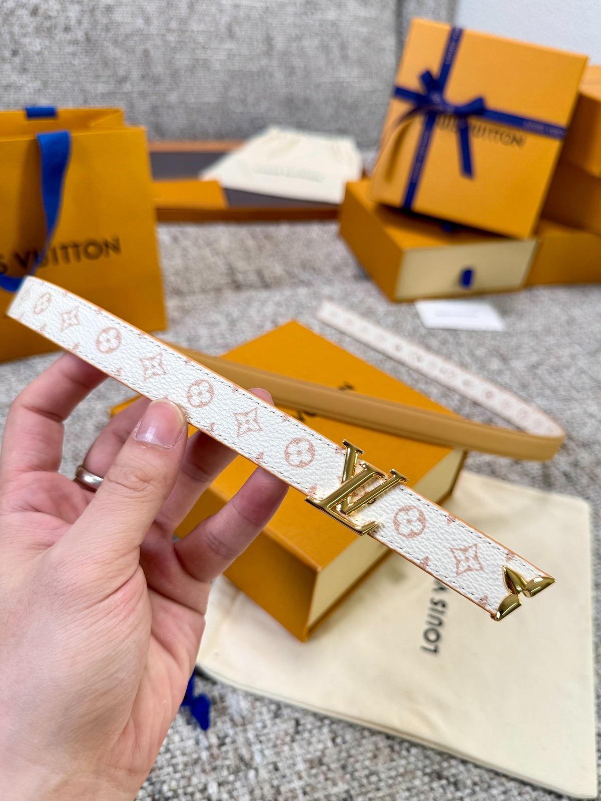 Louis Vuitton Pretty LV 20mm Reversible Belt Monogram Dune
