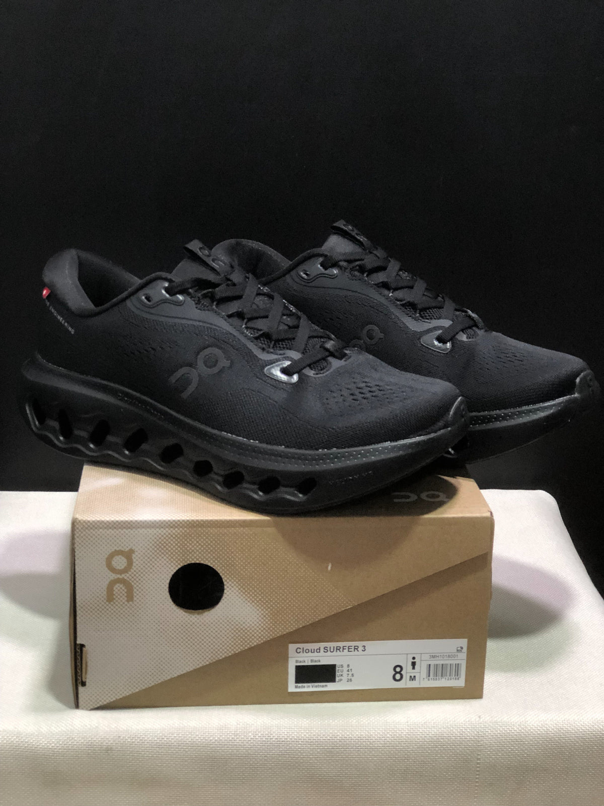 On Cloudsurfer All Black