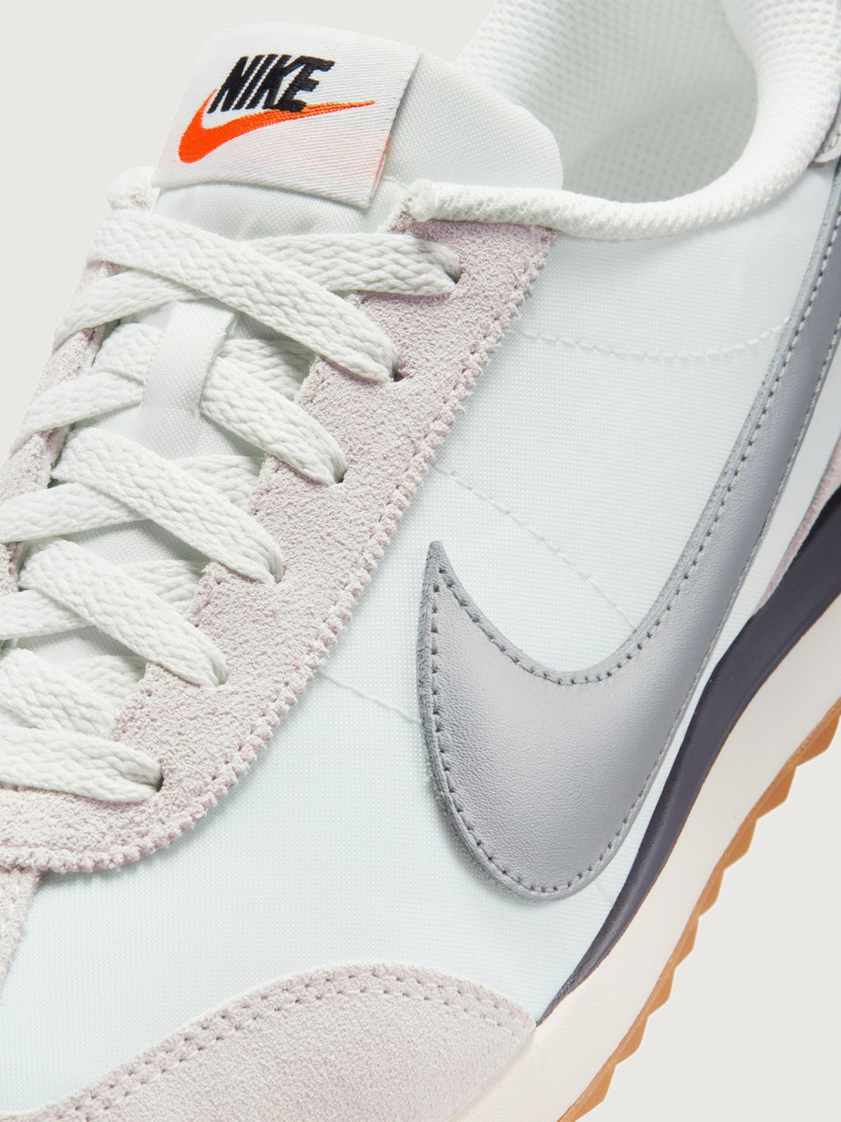Nike Pacific - Sail/Metallic Silver Gridron Gum Lt Brown White Safety Orange