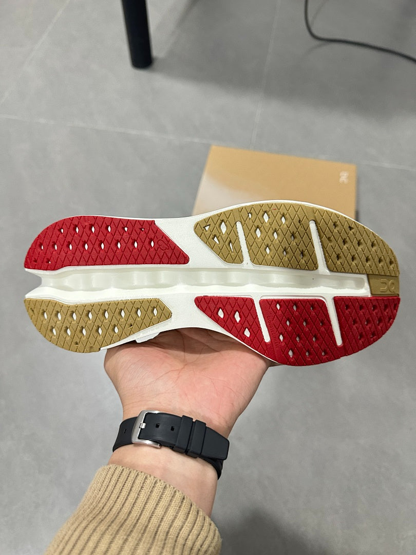 On Cloudsurfer Max Chai / Ivory