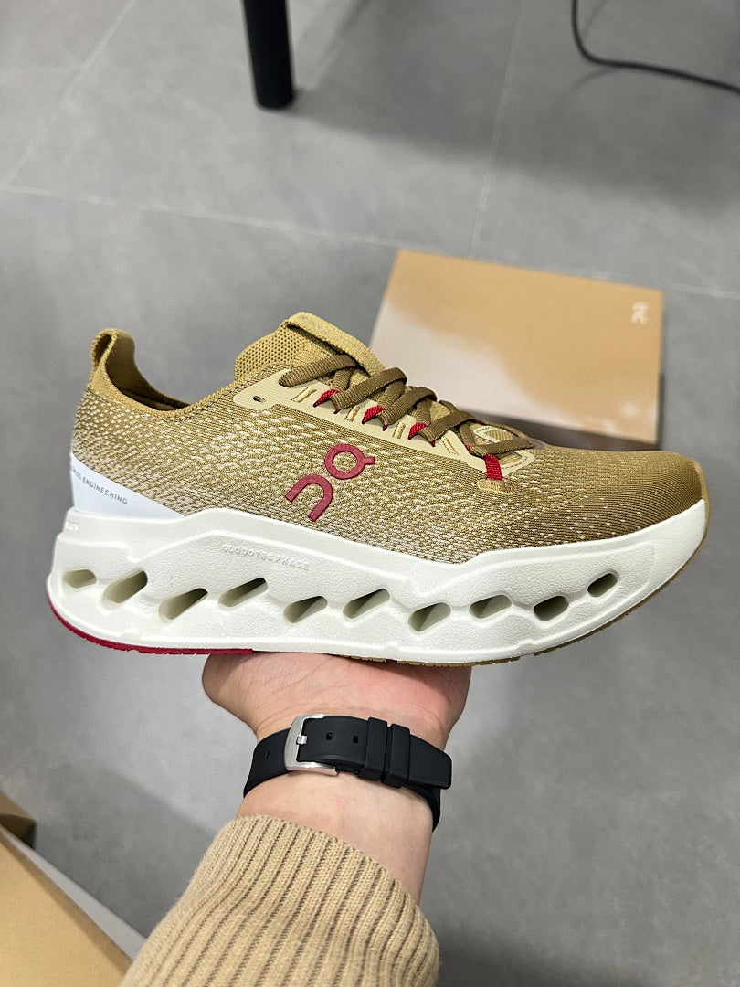 On Cloudsurfer Max Chai / Ivory