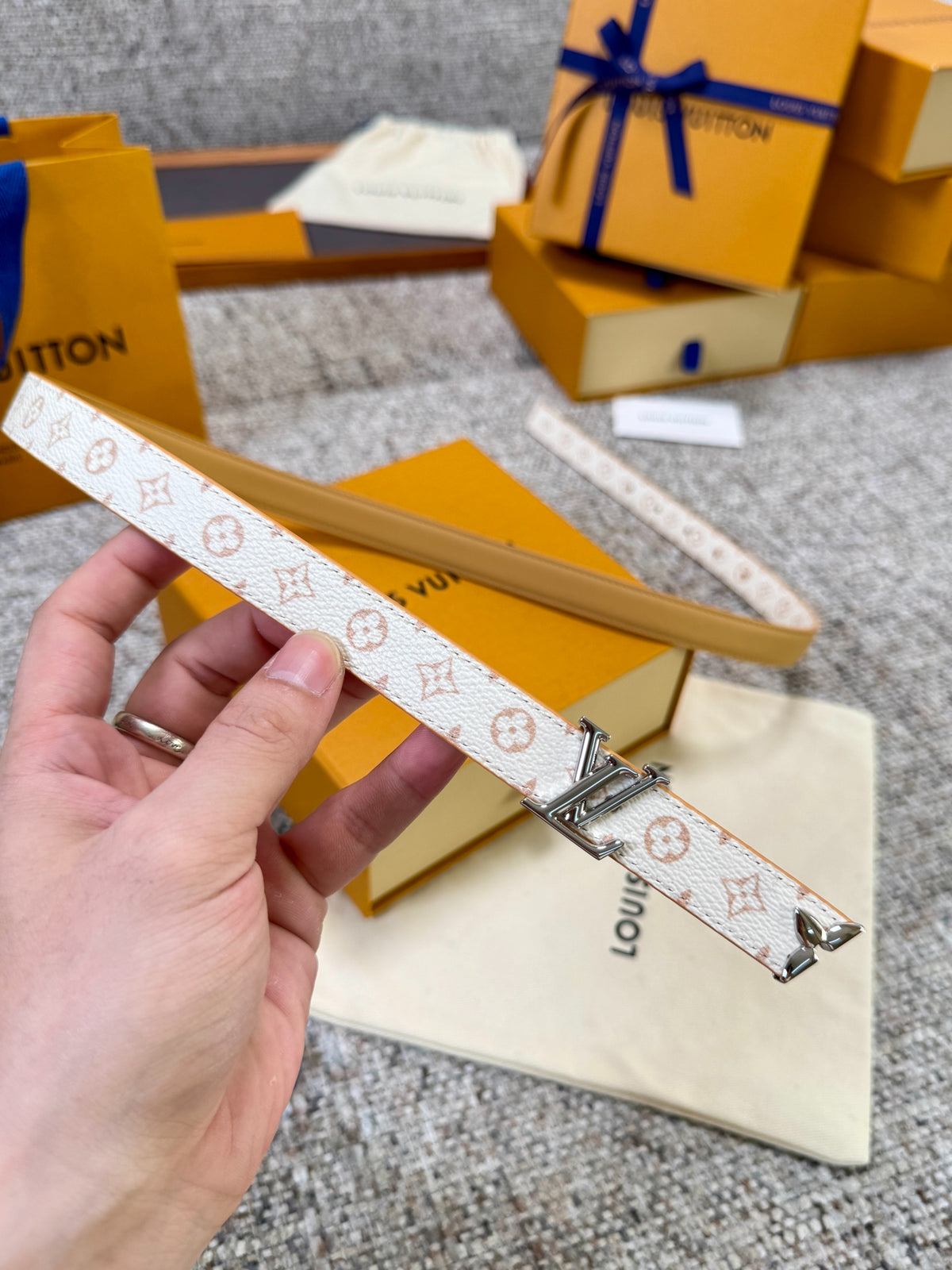 Louis Vuitton Pretty LV 20mm Reversible Belt Monogram Dune
