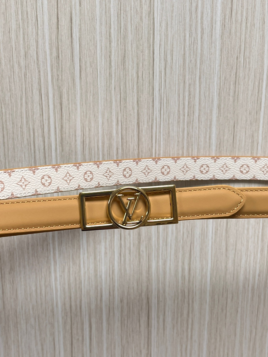 Louis Vuitton LV Circle Frame 20MM Reversible Belt White Pink