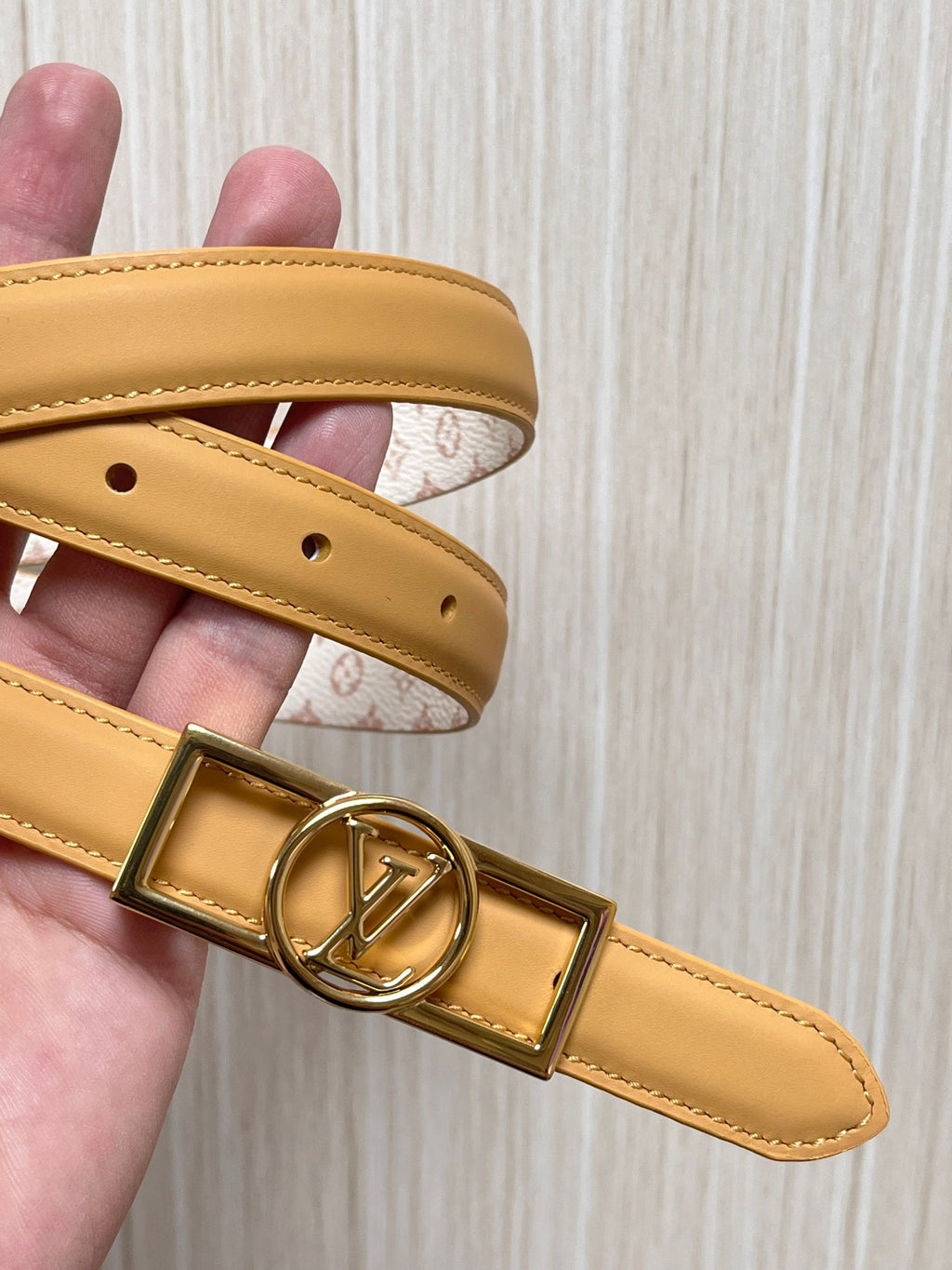 Louis Vuitton LV Circle Frame 20MM Reversible Belt White Pink