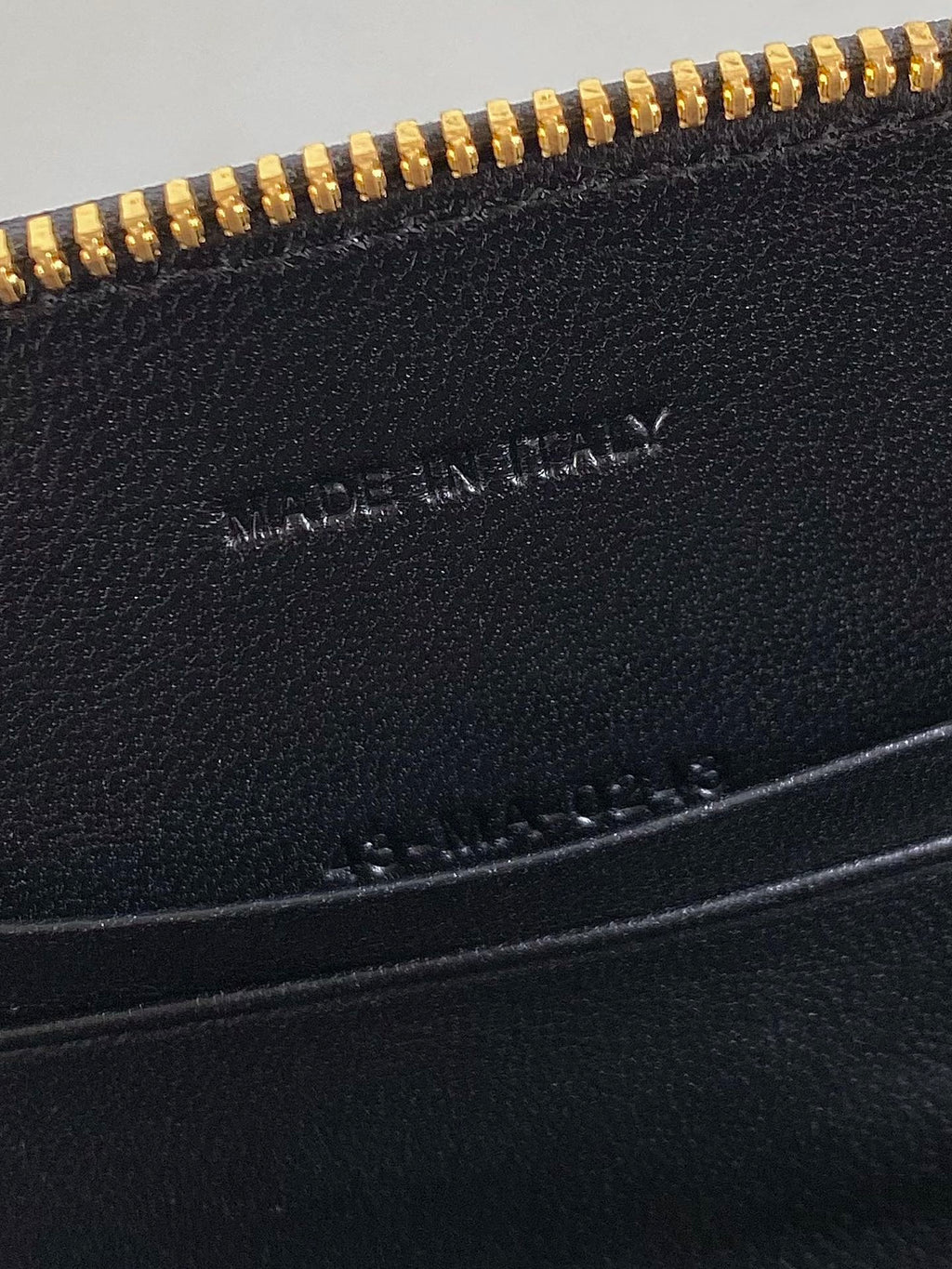 SIGNATURE 18 OVAL BAG IN BLACK CALFSKIN