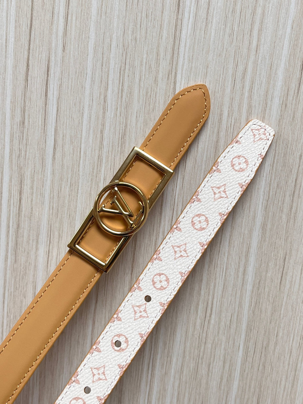 Louis Vuitton LV Circle Frame 20MM Reversible Belt White Pink