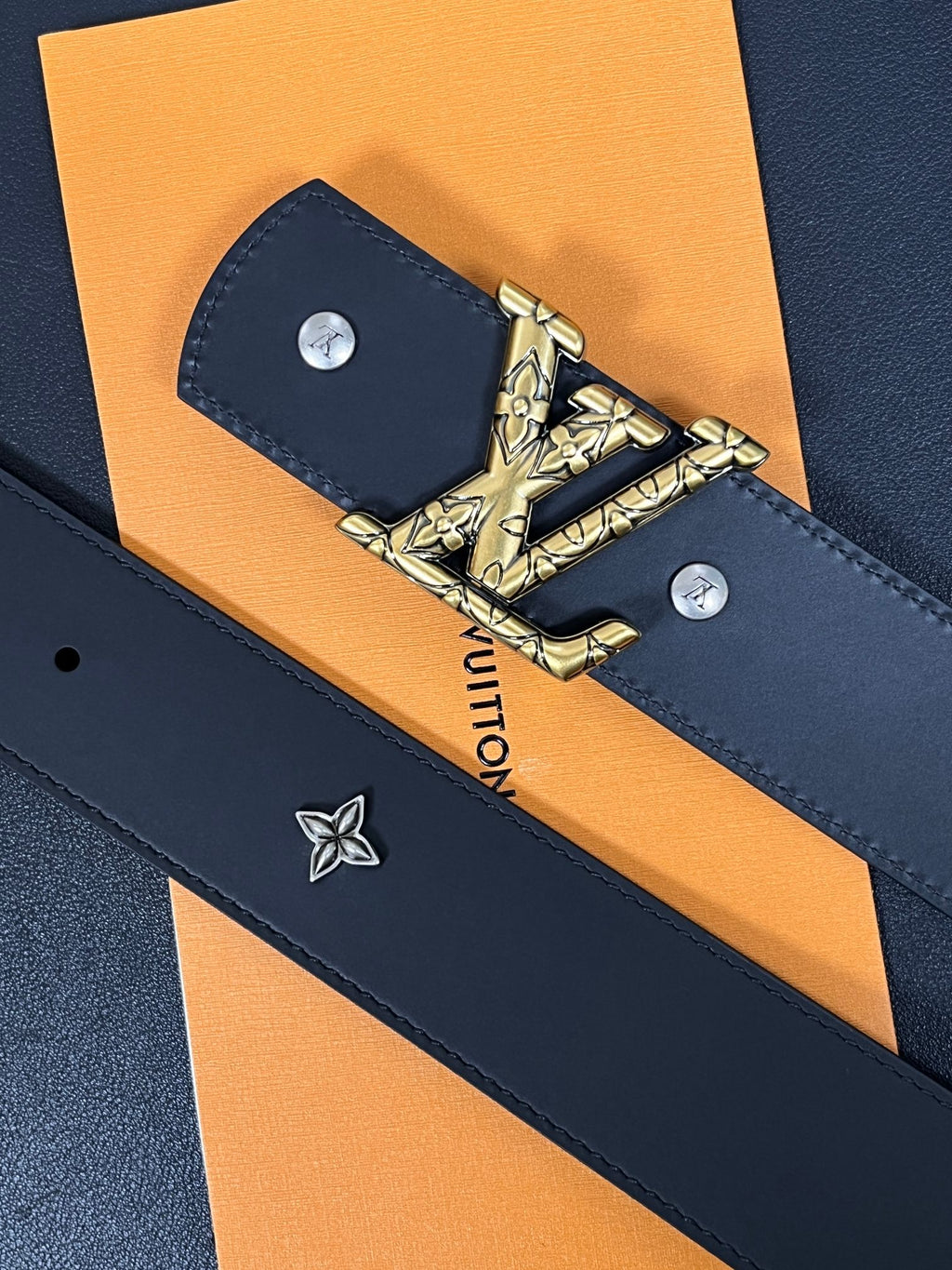 Louis Vuitton LV Dimension Drift Flower Studs Reversible Belt 40mm