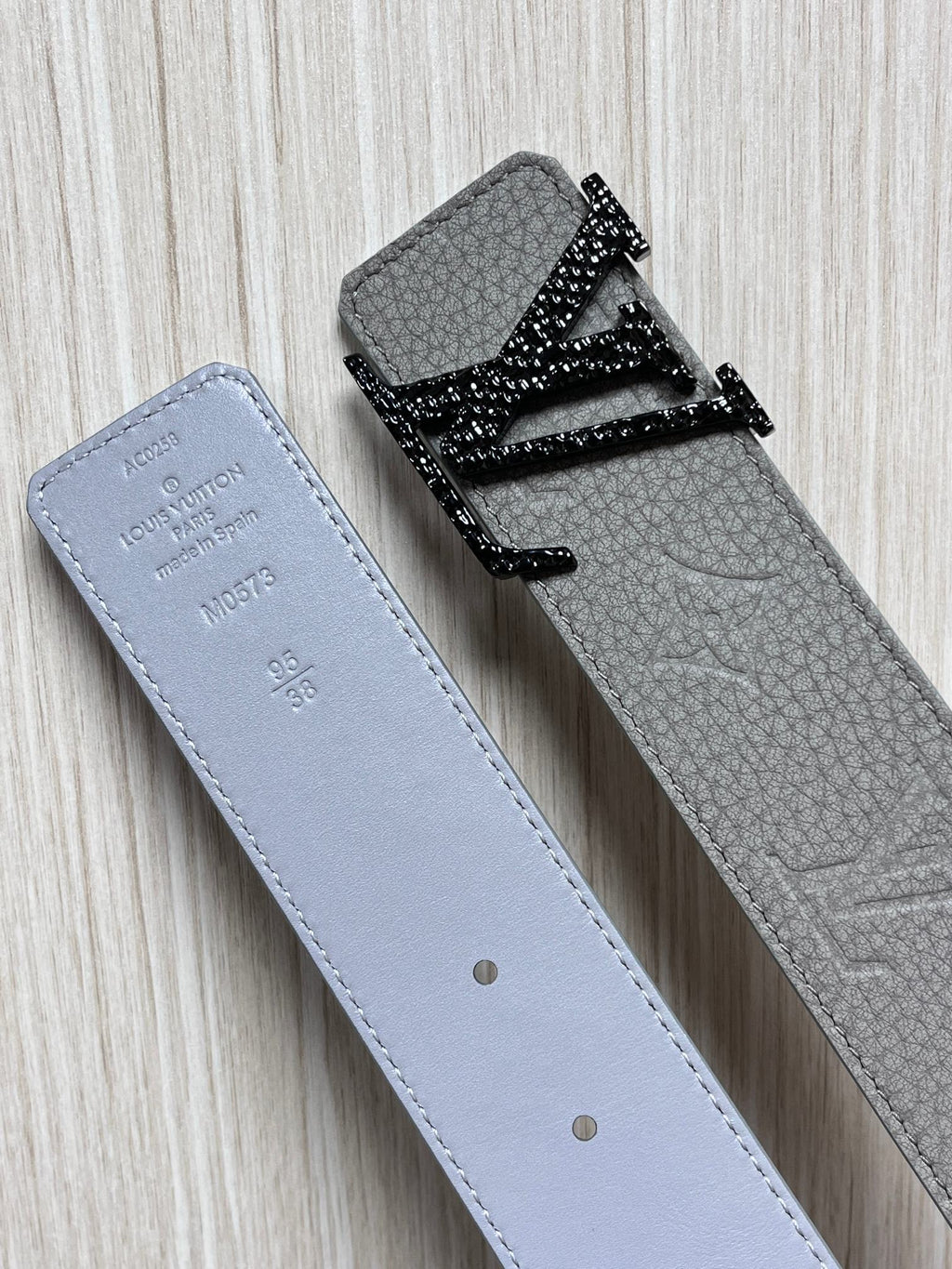 Louis Vuitton LV Initiales 40MM Reversible Belt Taurillon Monogram Grey