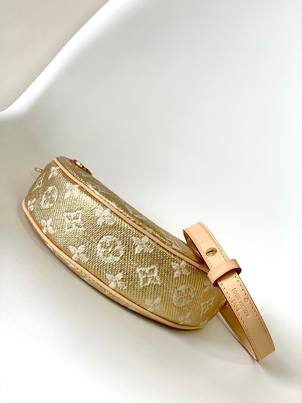 LV Loop Baguette Bag 23cm Gold in Monogram Coated Canvas 286670
