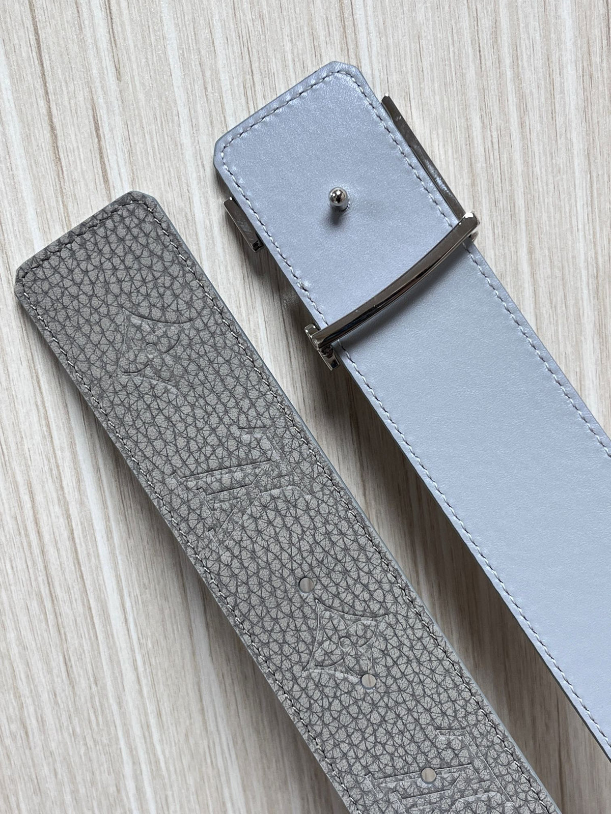 Louis Vuitton LV Initiales 40MM Reversible Belt Taurillon Monogram Grey