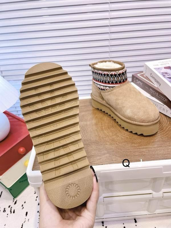 UGG