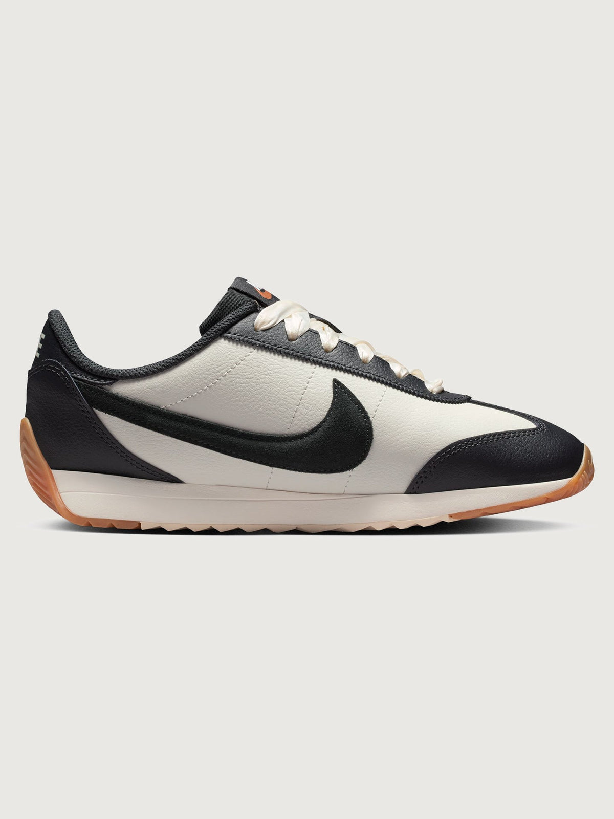Nike Pacific LTR XWFW - Sail/Off Noir Safety Orange Lt Brown
