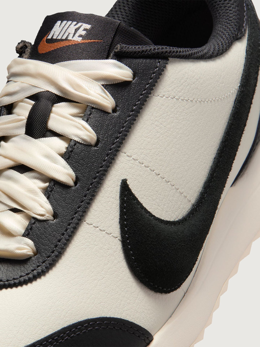 Nike Pacific LTR XWFW - Sail/Off Noir Safety Orange Lt Brown