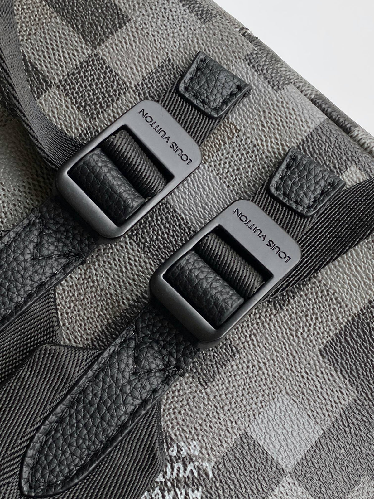 LV Discovery PM Backpack Black in Monogram Eclipse canvas 286716