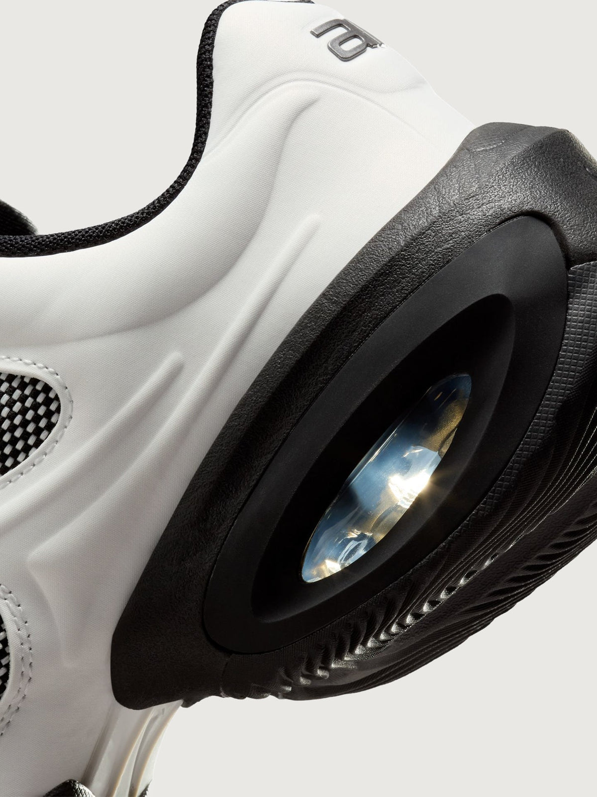 Nike Air Max Muse 2 - Summit White/Metallic Dark Grey Black