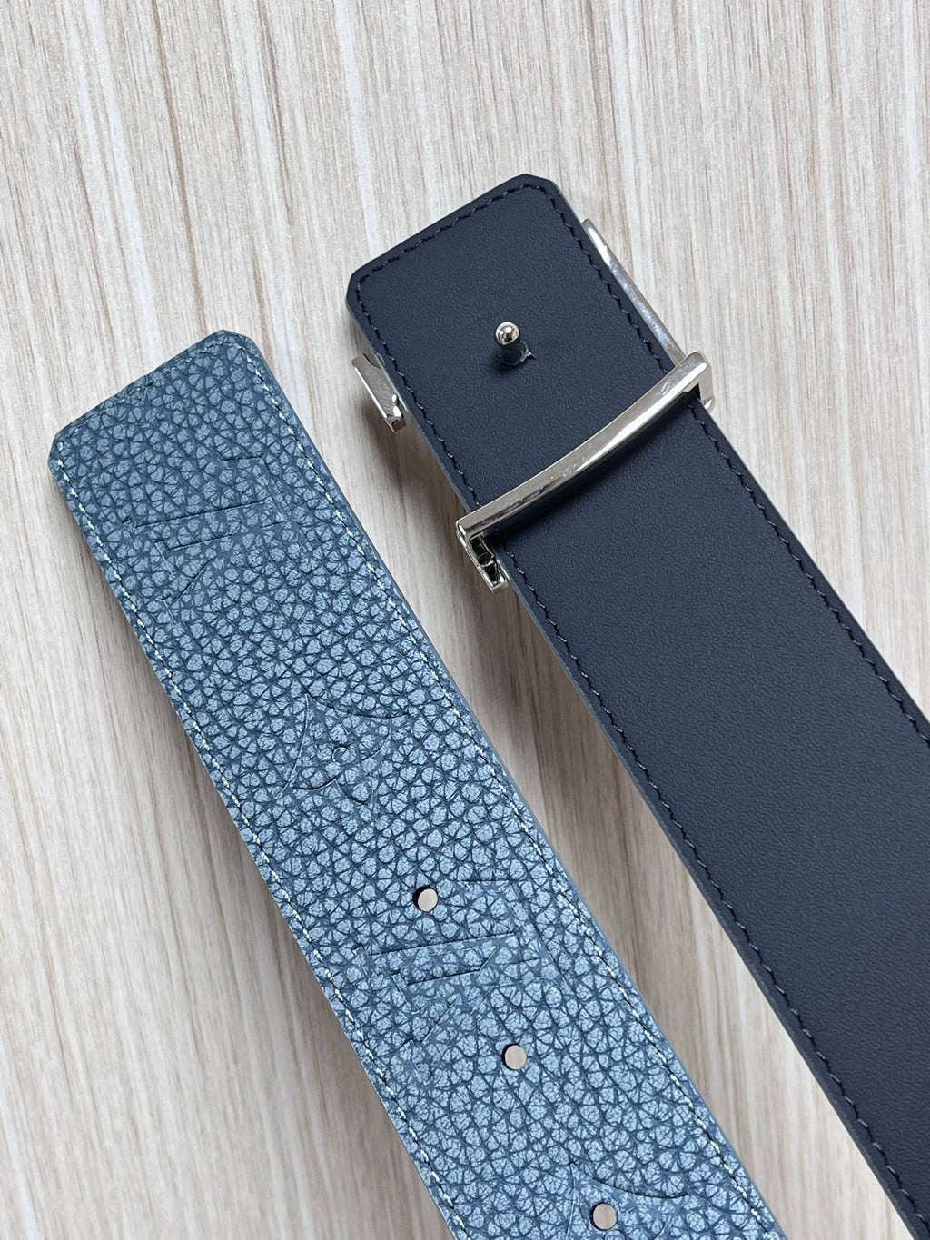Louis Vuitton LV Initiales 40MM Reversible Belt Taurillon Monogram Blue