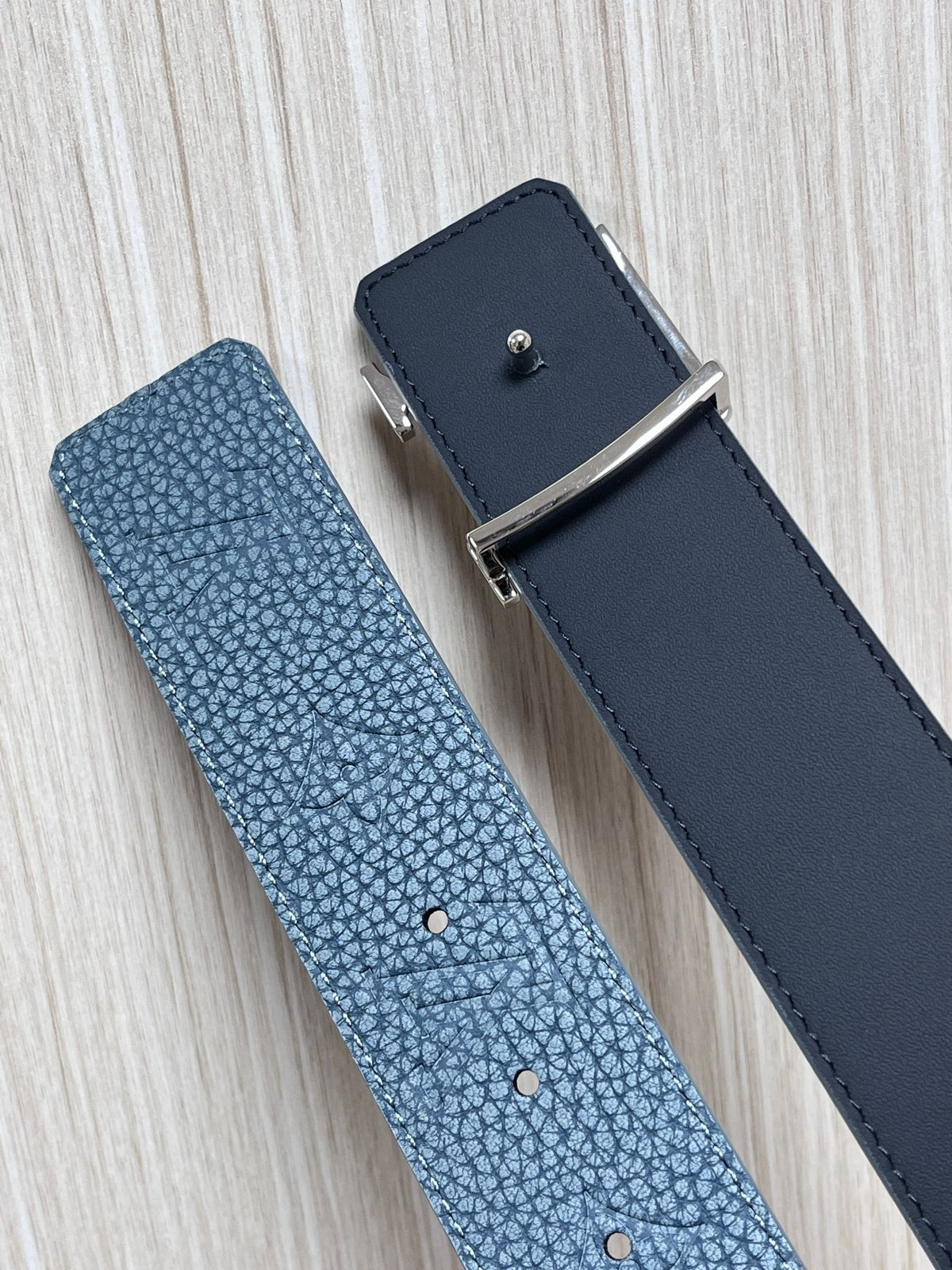 Louis Vuitton LV Initiales 40MM Reversible Belt Taurillon Monogram Blue