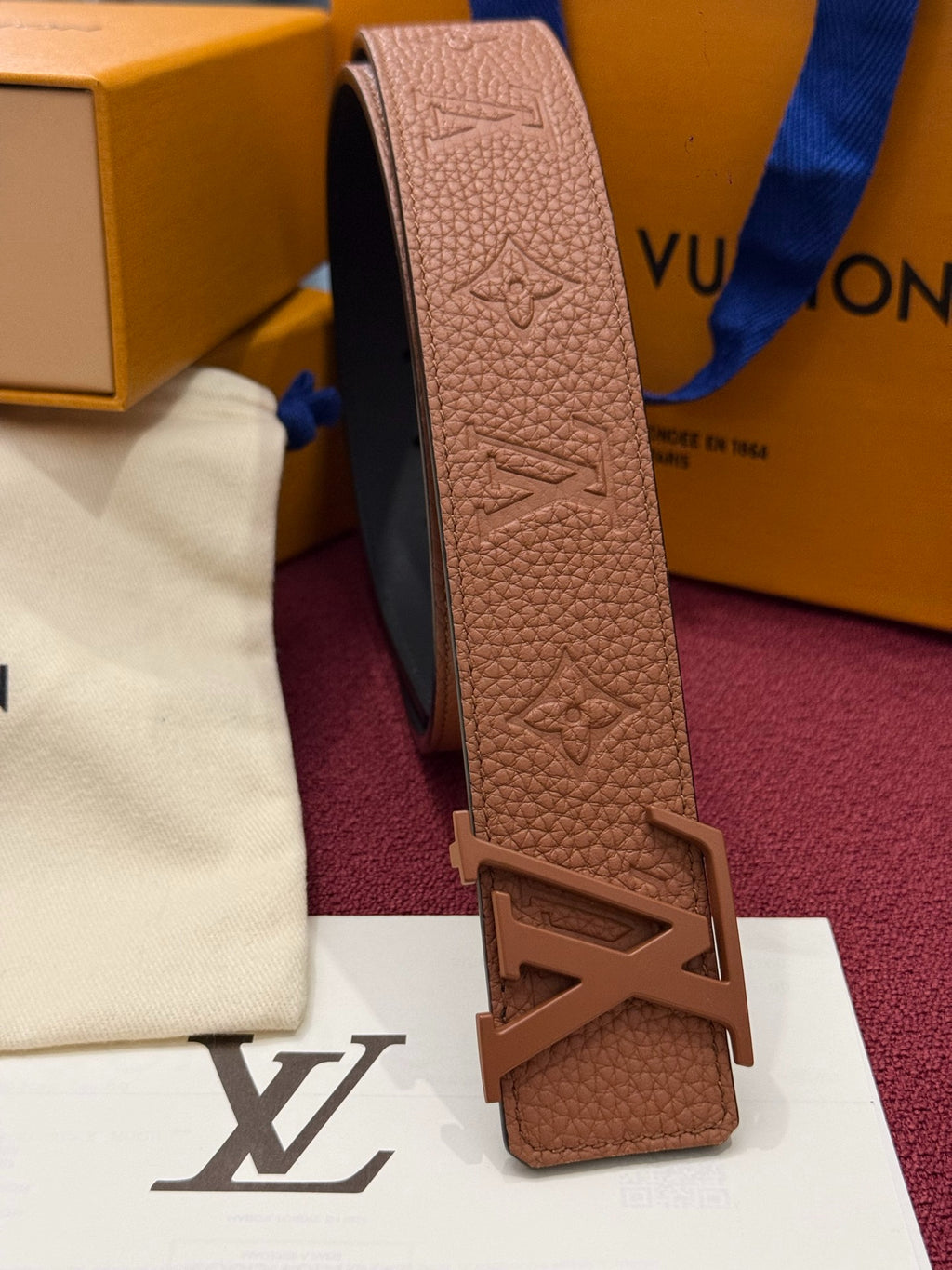 Louis Vuitton LV Initiales Taurillon Monogram 40MM Reversible Belt Camel