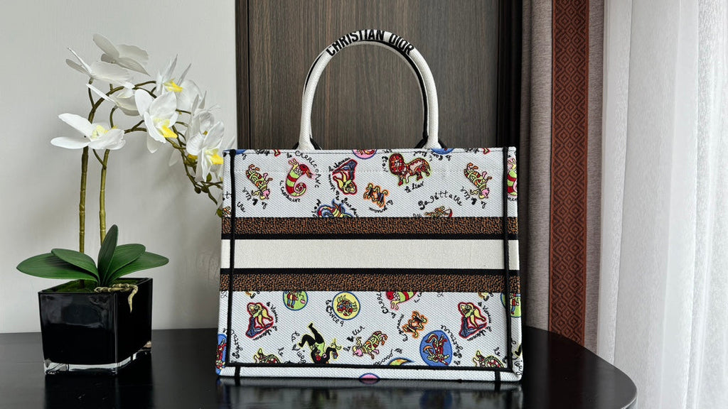 Medium CD Book Tote 36cm White Multicolor Dragon Zodiac Embroidery