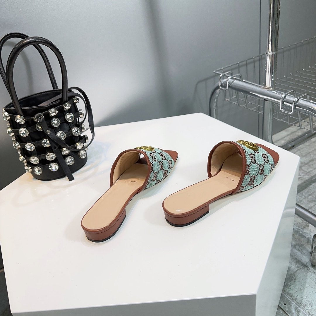 GG MATELASSÉ CANVAS SLIDES LIGHT GREEN