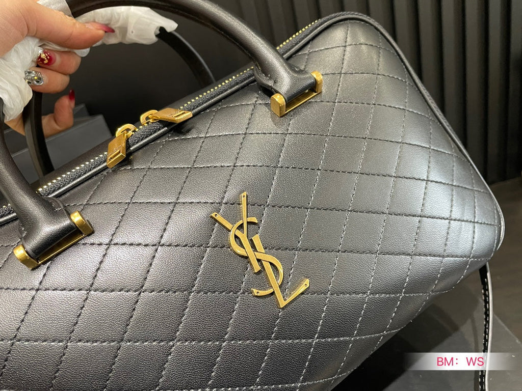 Y new arrival travel bag size: 30*17 cm