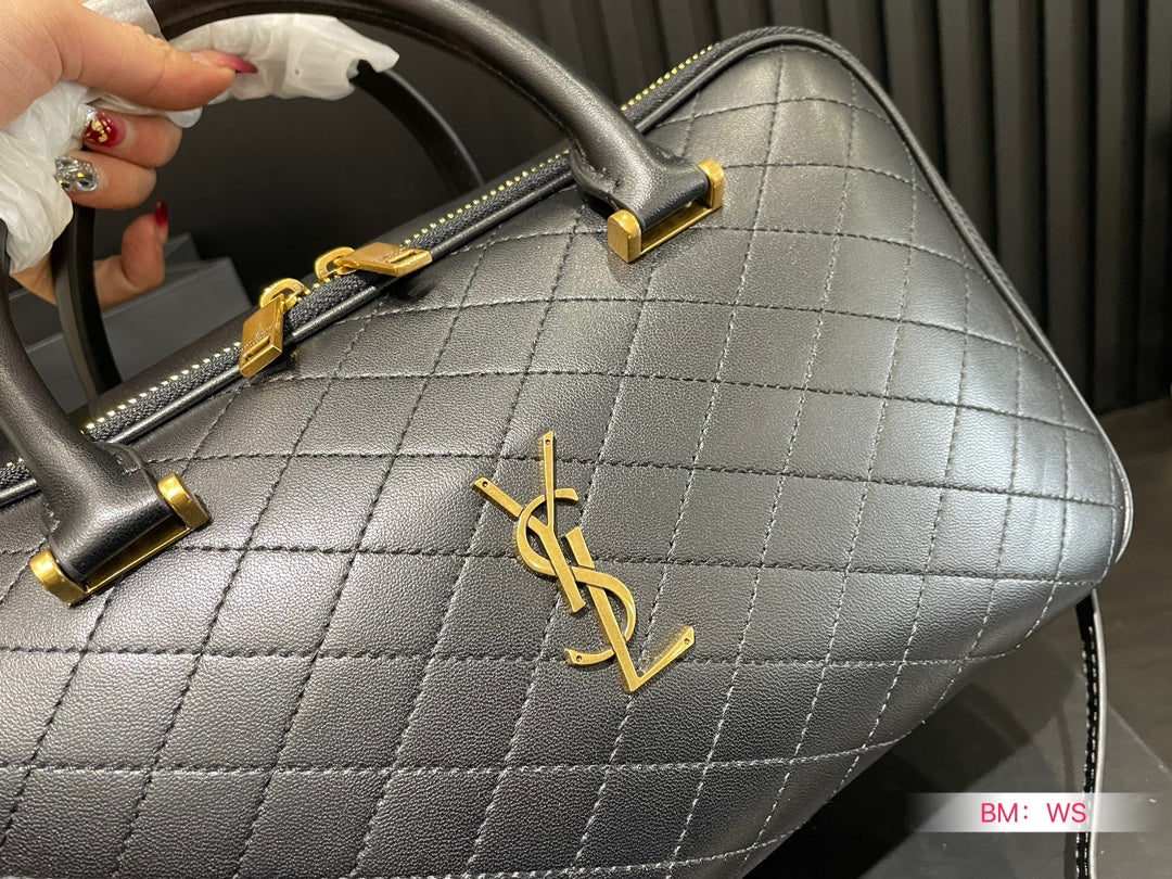 Y new arrival travel bag size: 30*17 cm