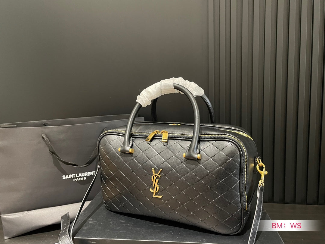 Y new arrival travel bag size: 30*17 cm