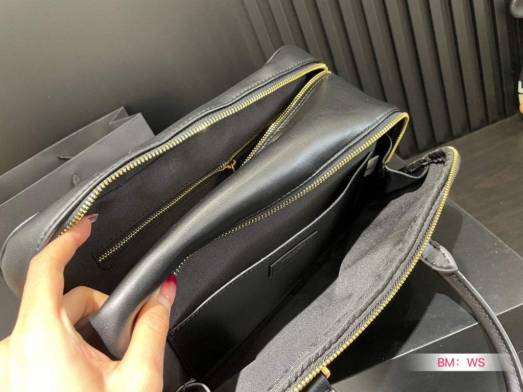 Y new arrival travel bag size: 30*17 cm