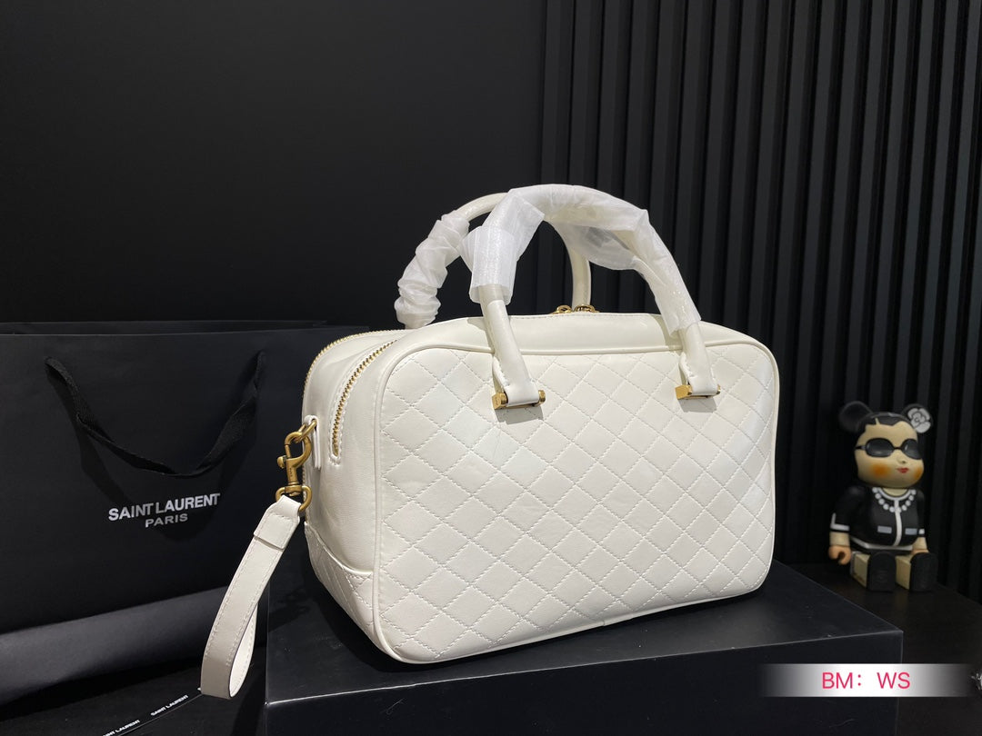 Y new arrival travel bag size: 30*17 cm