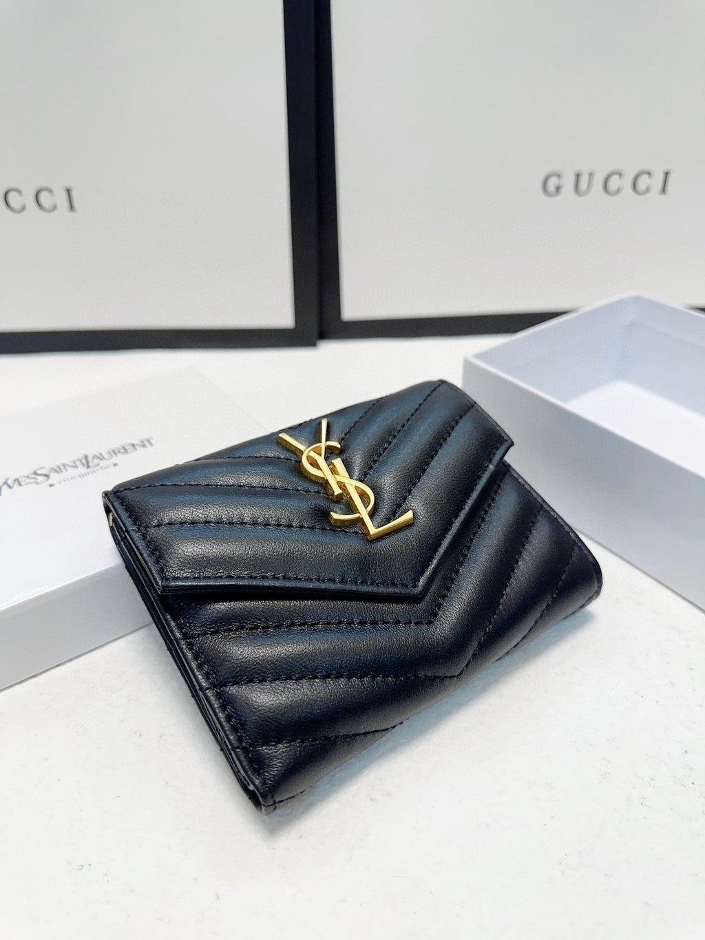 Y new arrival women wallet size: 10x9 cm